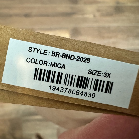 Skims Plus Size Bandeau - Picture 3 of 3